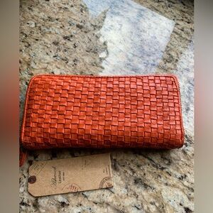 NWT detached tags ASHWOOD VINTAGE Woven Orange Zip Around Wallet